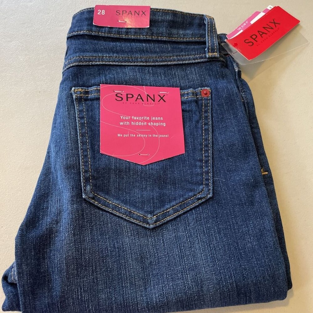 NWT SPANX JEANS THE SLIM-X STRAIGHT SIZE 28